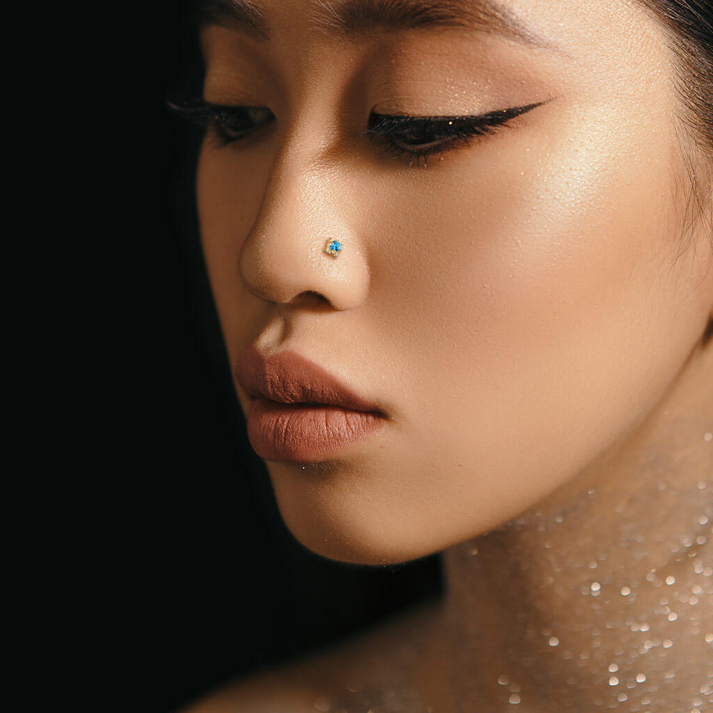 Solid Gold 14 Carat Nose L-Shape Zirconia