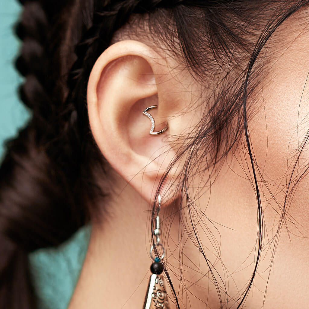 Titanio Anello Piercing Luna di zirconi Clicker